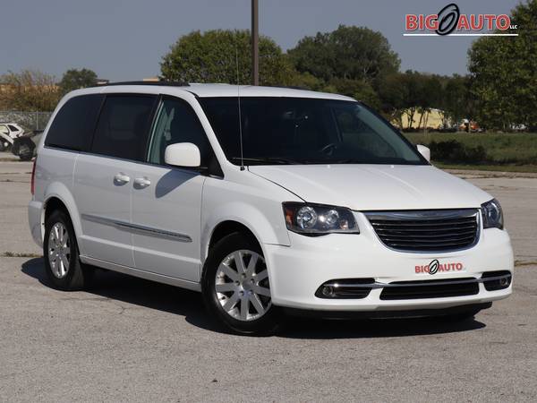 2016 CHRYSLER TOWN & COUNTRY TOURING 86K MILES ONLY - cars & for sale in Omaha, NE