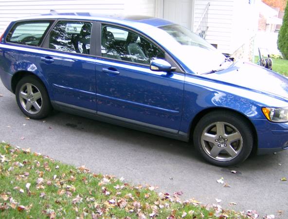 2006 VOLVO V50 T5 AWD WAGON for sale in Watertown, CT – photo 2