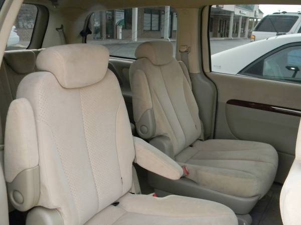 2007 Hyundai Entourage 4dr Wgn SE - - by dealer for sale in Orange, VA – photo 7