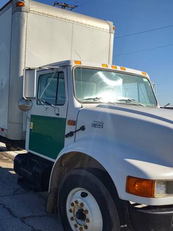 2001 International 4900 Straight Truck for sale in Niles, IN – photo 5