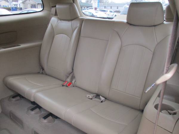 2008 Buick Enclave CXL AWD- Leather EASY BUY HERE PAY HERE FINANCING... for sale in Omaha, NE – photo 9