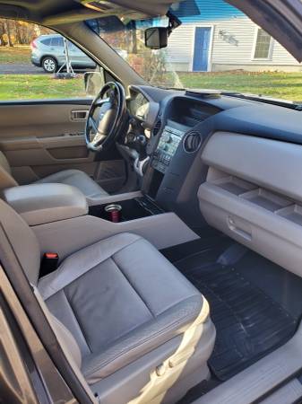 2011 Honda Pilot EX-L - cars & trucks - by owner - vehicle... for sale in Pepperell, MA – photo 2
