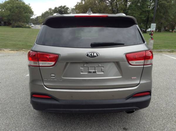 KIA 2016 SORENTO AWD - cars & trucks - by dealer - vehicle... for sale in Clinton, District Of Columbia – photo 10