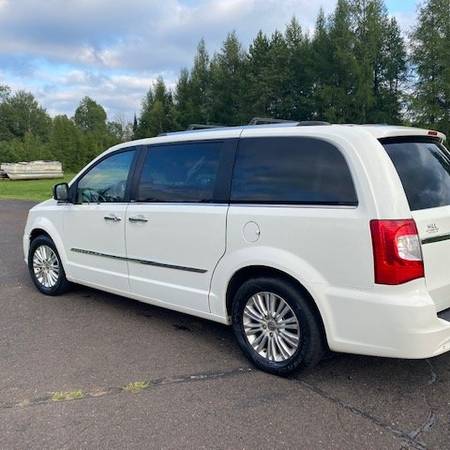 Chrysler Town and Country Limited for sale in Park Falls, WI – photo 6