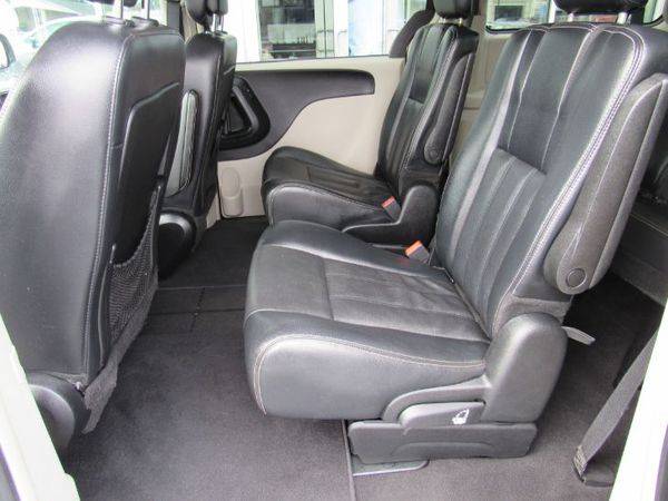 2013 Chrysler Town Country Touring for sale in West Seneca, NY – photo 14