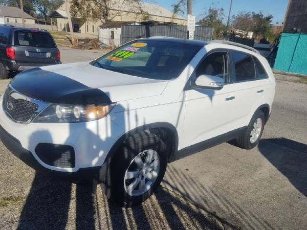 2011 Kia Sorento 2WD 4dr V6 LX - cars & trucks - by dealer - vehicle... for sale in New Orleans, LA – photo 2