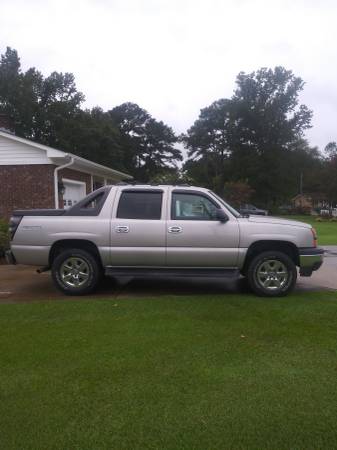 2006 Chevy Avalanche Z-71 for sale in Winterville, NC