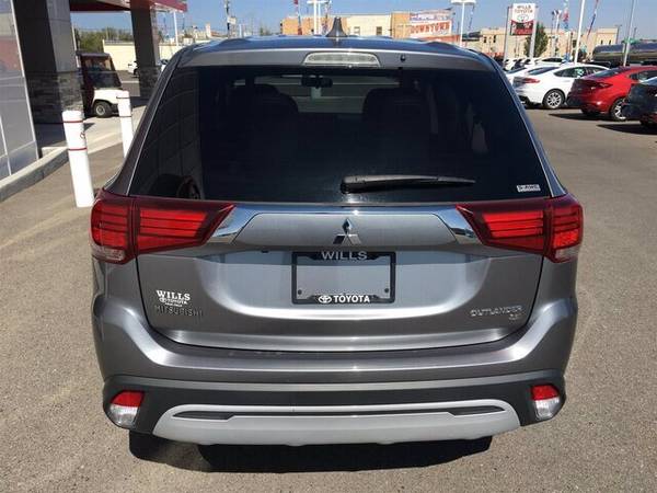 2019 Mitsubishi Outlander SE - cars & trucks - by dealer - vehicle... for sale in Twin Falls, ID – photo 8