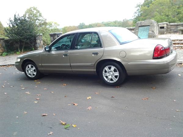 2004 Mercury Grand Marquis - cars & trucks - by owner - vehicle... for sale in Wilmington, DE – photo 11