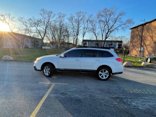 2013 Subaru Outback AWD premium - cars & trucks - by owner - vehicle... for sale in Schiller Park, IL – photo 5