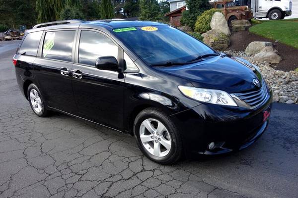 2017 Toyota Sienna XLE Premium FWD LEATHER HEATED SEATS! BACKUP for sale in PUYALLUP, WA – photo 7