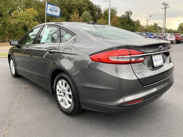 2017 Ford Fusion S for sale in Middletown, OH – photo 3