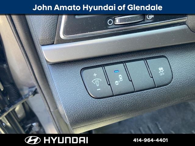 2018 Hyundai Elantra SEL for sale in Glendale, WI – photo 18