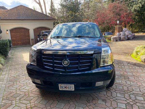 2008 Cadillac Escalade 6.2 liter V8 - cars & trucks - by owner -... for sale in West Mclean, District Of Columbia – photo 2