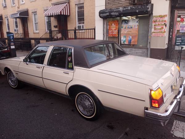 1984 OLDS DELTA 88 ROYAL BROUGHAM ORIGINAL OWNER LOW MILES - cars & for sale in Brooklyn, NY