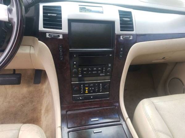 2007 Cadillac Escalade Base AWD 4dr SUV 173007 Miles - cars & trucks... for sale in Wisconsin dells, WI – photo 11