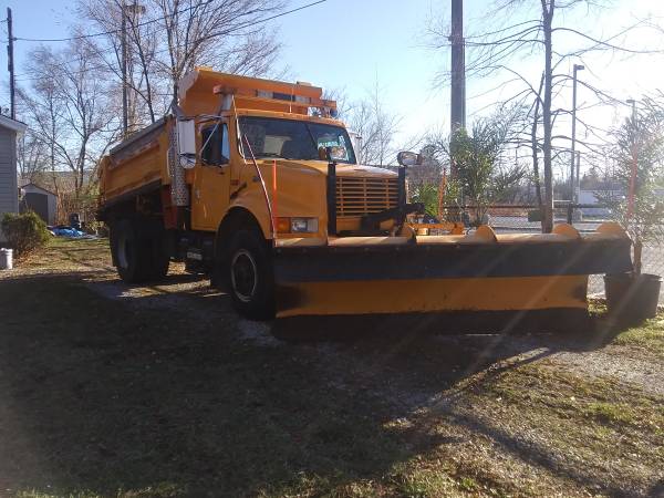 Plow Truck Dump,Salt Spreader,Diesel Dt466,58K... for sale in Midlothian, IL – photo 2