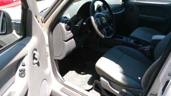 2007 Jeep Liberty Sport - cars & trucks - by dealer - vehicle... for sale in Pflugerville, TX – photo 3