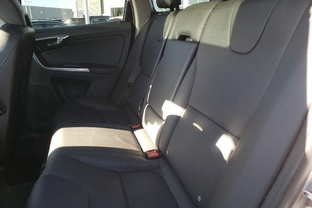 2015 Volvo XC60 T6 Platinum for sale in Janesville, WI – photo 29