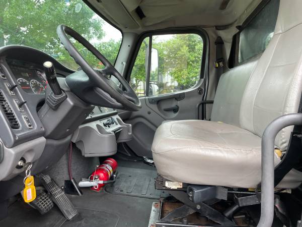 2013 Freightliner M2 28 ft 102, 103 Box truck cummins Engine Non CDL for sale in Dallas, TX – photo 9