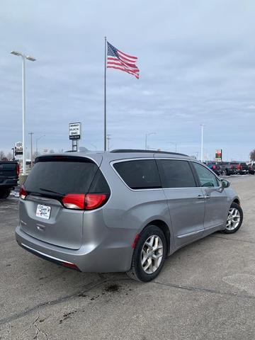 2017 Chrysler Pacifica Touring-L for sale in Viroqua, WI – photo 5