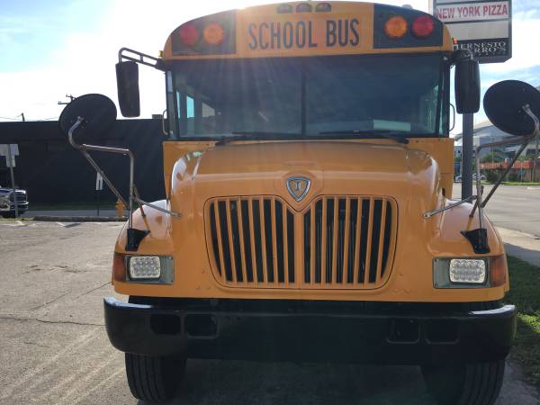 SCHOOL BUS FOR SALE 2003 INTERNATIONAL 65 PASSENGERS W A/C - cars & for sale in Miami, FL
