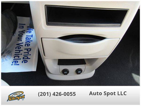 2011 Chrysler Town Country Touring Minivan 4D EZ-FINANCING! for sale in Garfield, NJ – photo 18