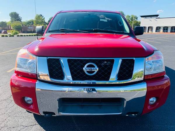 2012 Nissan Titan SV 4x4 4dr Crew Cab SWB Pickup pickup Red for sale in Fayetteville, AR – photo 2