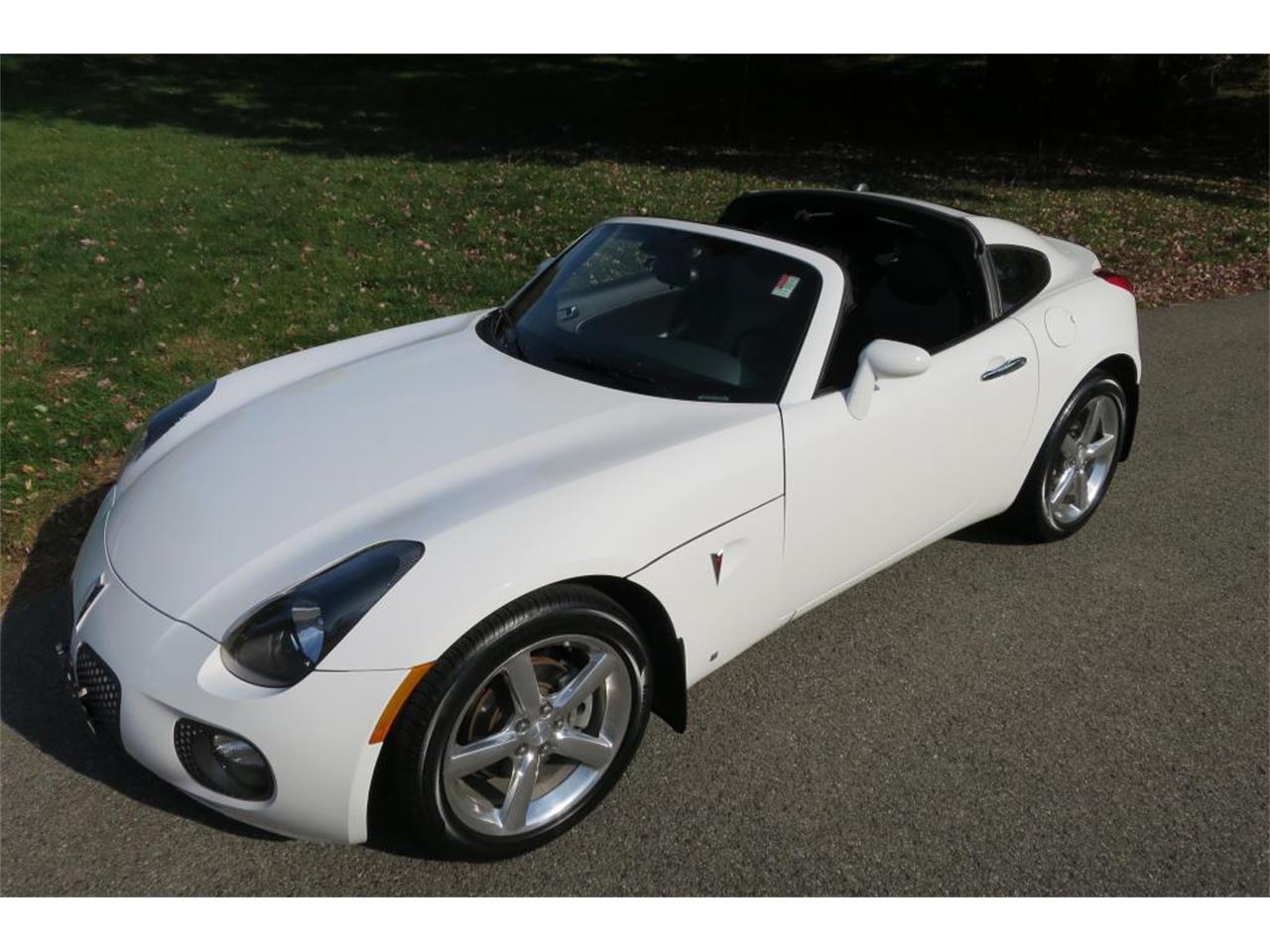 2009 Pontiac Solstice for sale in Milford City, CT – photo 2