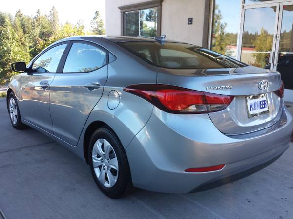 2016 Hyundai Elantra SE 6AT - - by dealer - vehicle for sale in Grass Valley, NV – photo 16