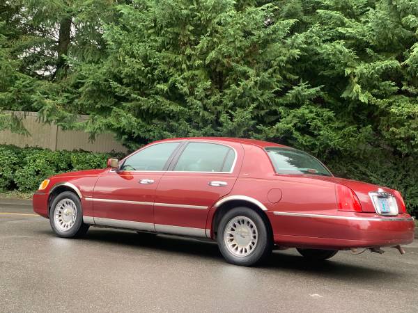 1999 Lincoln town car for sale in Vancouver, OR – photo 2