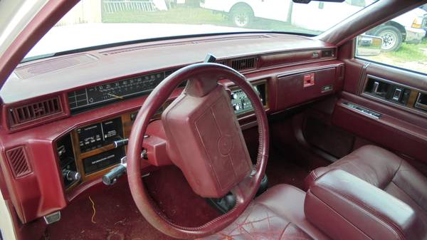 1993 Cadillac Sedan Deville 4.9 V-8 Auto for sale in Lancaster, TX – photo 11