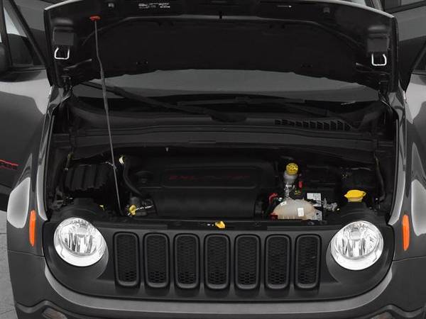 2016 Jeep Renegade Trailhawk Sport Utility 4D suv Gray - FINANCE for sale in Carrollton, TX – photo 4