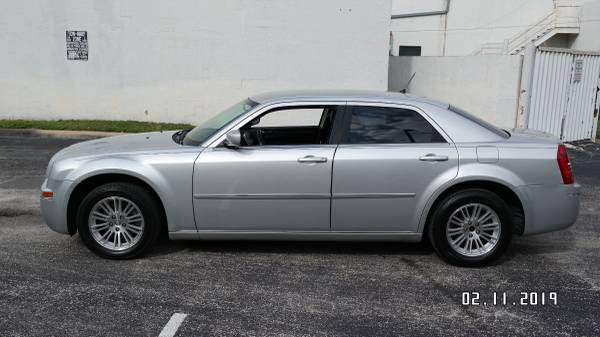 2008 CHRYSLER 300 TOURING***CLEAN***BAD CREDIT OK + LOW PAYMENTS !!!!! for sale in Hallandale, FL – photo 5
