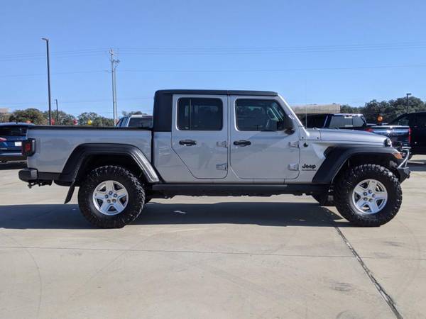 2020 Jeep Gladiator Sport S - cars & trucks - by dealer - vehicle... for sale in North Floresville, TX – photo 3