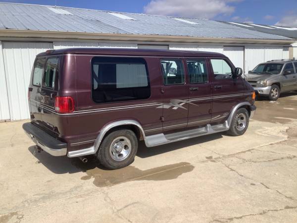 2000 Dodge van with a side door Hydraulic lift - - by for sale in Sun Prairie, WI
