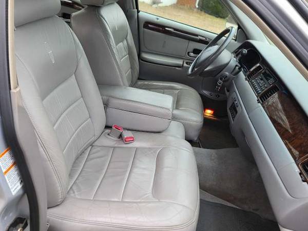 2000 Lincoln Town Car - - by dealer - vehicle for sale in Salisbury, NC – photo 8