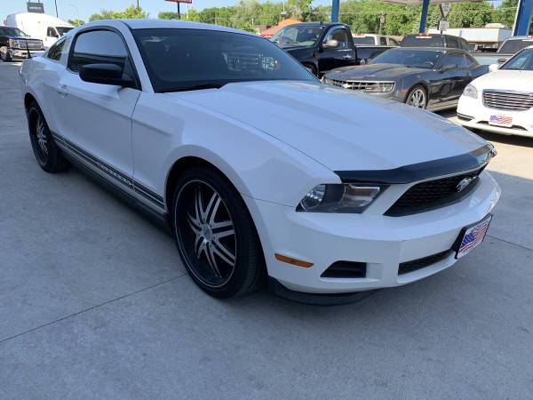 ★★★ 2012 Ford Mustang Premium / Black Leather / ONLY 96k Miles! ★★★... for sale in Grand Forks, MN – photo 4