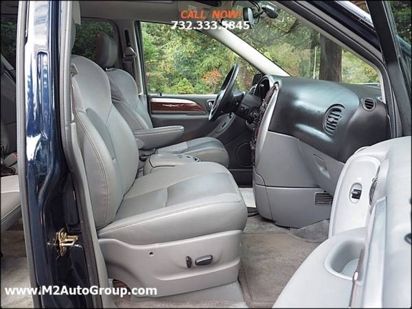 2006 Chrysler Town & Country Limited 4dr Extended Mini Van w/ Power... for sale in East Brunswick, NY – photo 20