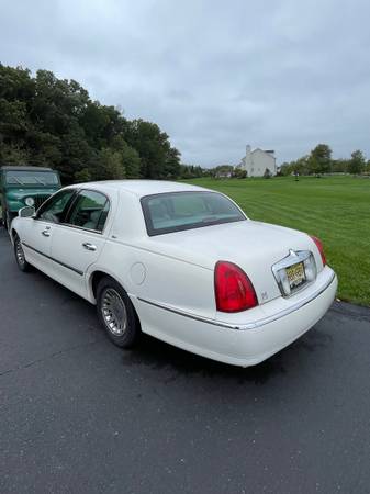 2002 Lincoln Town Car for sale for sale in Milford, NJ – photo 8