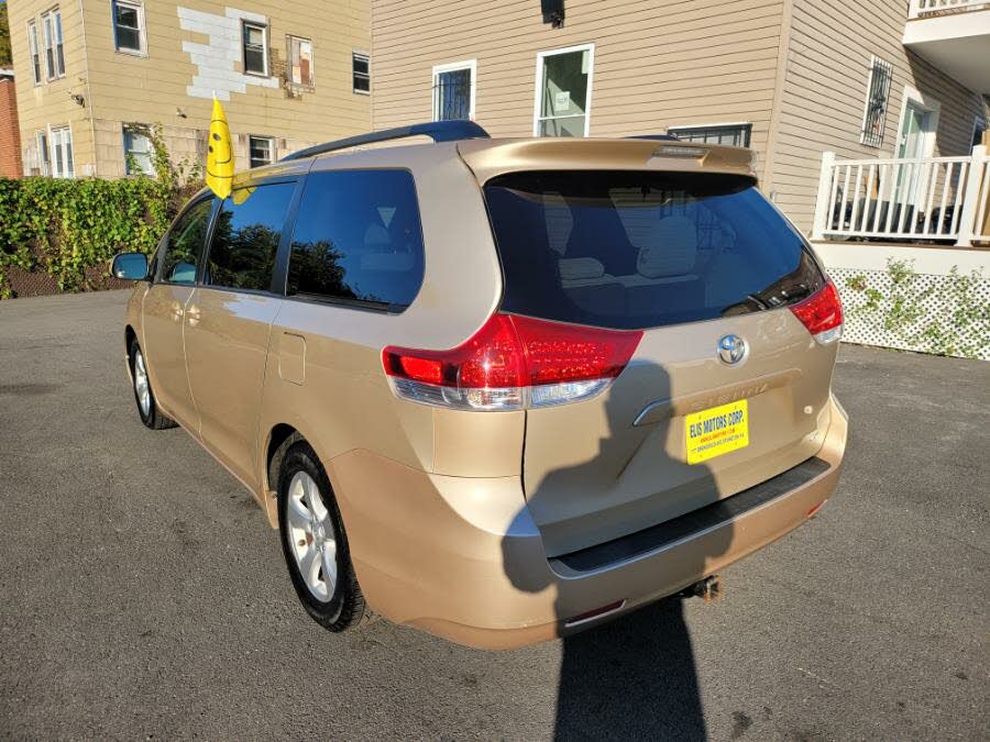 2014 Toyota Sienna LE Mobility 7-Passenger for sale in Other, NJ – photo 4