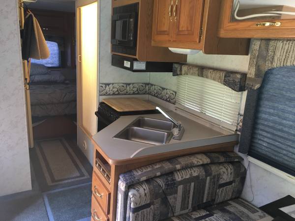 2001 Fourwinds RV - Mint Condition for sale in Basye, VA – photo 9