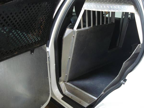 2011 FORD CROWN VICTORIA P-71 CLEAN K-9 VEHICLE W/CAGE for sale in Frederick, MD – photo 10