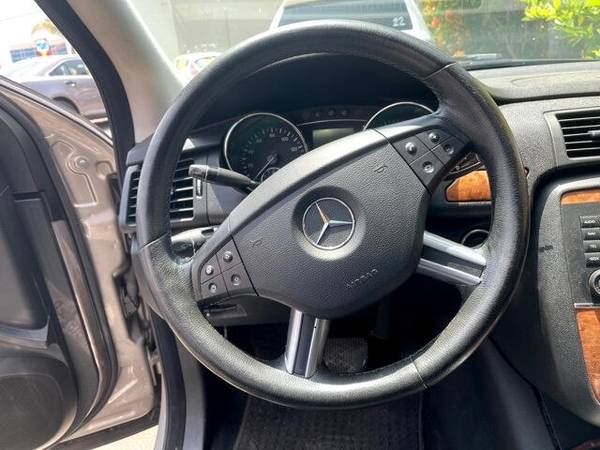2006 Mercedes-Benz R350 4MATIC3RD ROW SEATING FULLY LOADED - cars & for sale in BLOOMINGTON, CA – photo 10