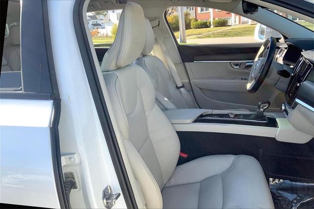 2020 Volvo V90 Cross Country T6 for sale in Clarendon Hills, IL – photo 28
