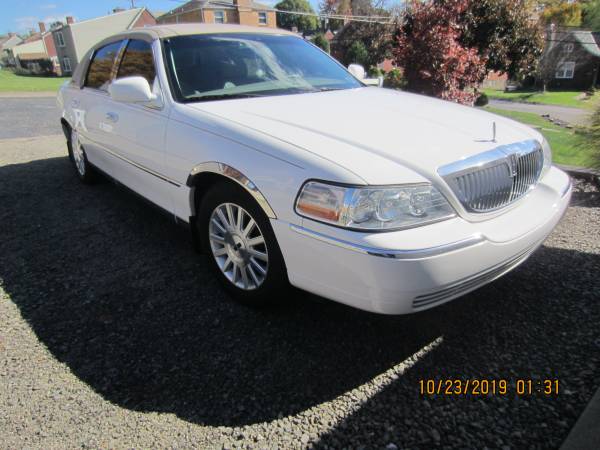 2004 Lincoln Town Car for sale in Pittsburgh, PA – photo 5