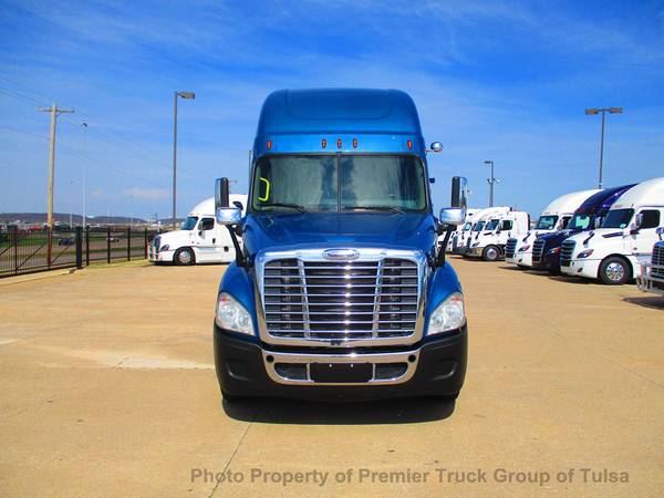 2016 *Freightliner* *CASCADIA* *72 Raised Roof* BLUE for sale in Tulsa, OK – photo 2