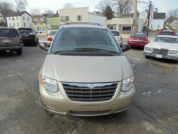 2007 Chrysler Town and Country Touring 4dr Extended Mini Van - cars... for sale in Burlington, WI – photo 3
