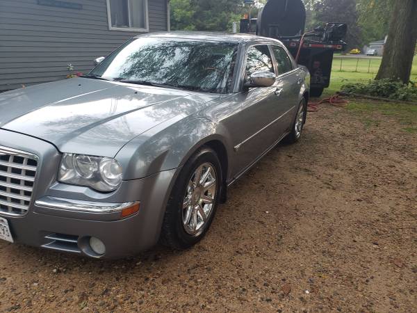 06 chrysler 300c for sale in Oxford, WI
