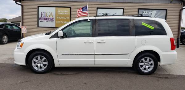 NICE RIDE! 2011 Chrysler Town & Country 4dr Wgn Touring for sale in Chesaning, MI – photo 7